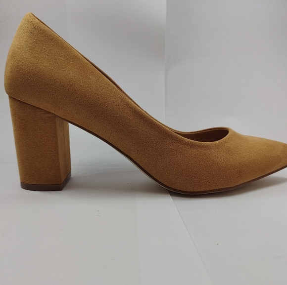 JustFab Jenika Golden Size 7 Heel - Picture 1 of 3